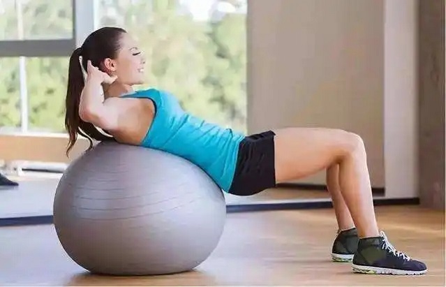 Posturas con pelota de yoga
