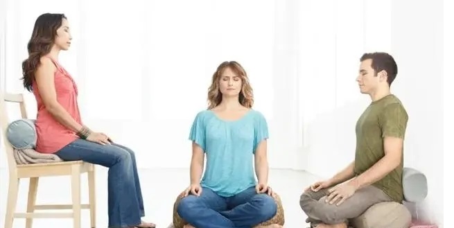 ¿Qué tal una cómoda meditación sentada?