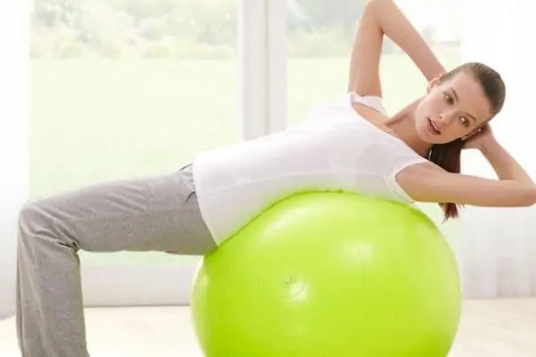 ejercicios con pelotas de yoga