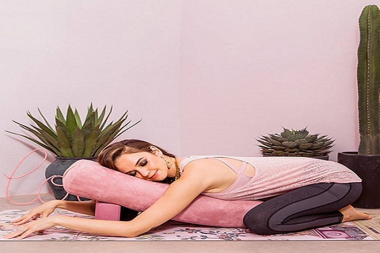 ¿Cuál es el uso de la almohada de yoga?